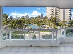 21205 Yacht Club Dr 701, Aventura FL 33180