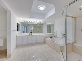 21205 Yacht Club Dr 701, Aventura FL 33180