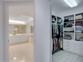 21205 Yacht Club Dr 701, Aventura FL 33180