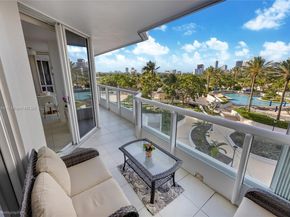 21205 Yacht Club Dr 701, Aventura FL 33180