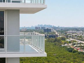 16385 Biscayne Blvd 3001, North Miami Beach FL 33160
