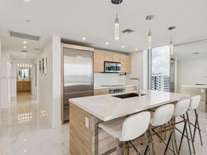 16385 Biscayne Blvd 3001, North Miami Beach FL 33160