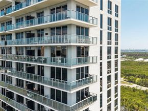 16385 Biscayne Blvd 3001, North Miami Beach FL 33160