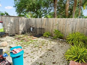 621 Glenn Pkwy, Hollywood FL 33021