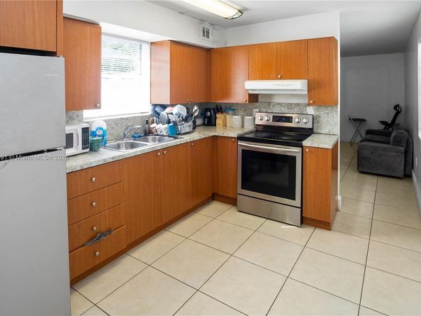 621 Glenn Pkwy, Hollywood FL 33021
