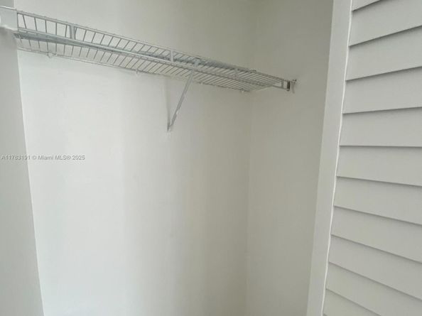 621 Glenn Pkwy, Hollywood FL 33021