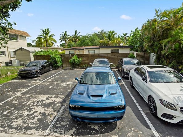 621 Glenn Pkwy, Hollywood FL 33021