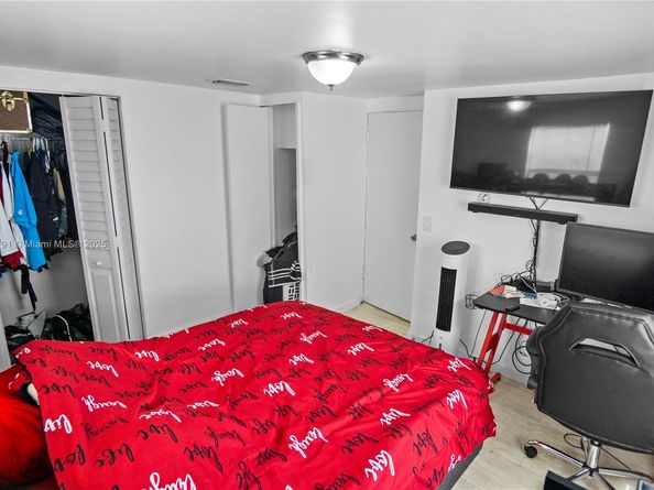 621 Glenn Pkwy, Hollywood FL 33021