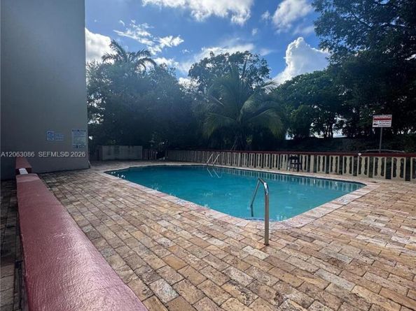 4265 NW South Tamiami Canal Dr 1214, Miami FL 33126