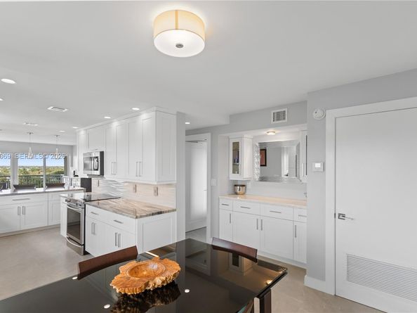 2611 N Riverside Dr 901, Pompano Beach FL 33062