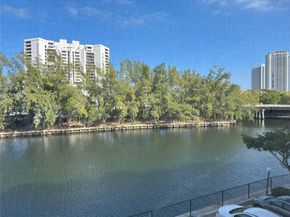 300 Diplomat pkwy 310, Hallandale Beach FL 33009