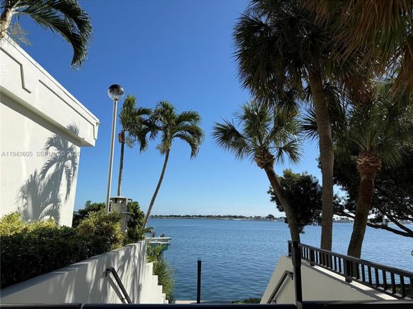 1925 Brickell Ave 1403, Miami FL 33129