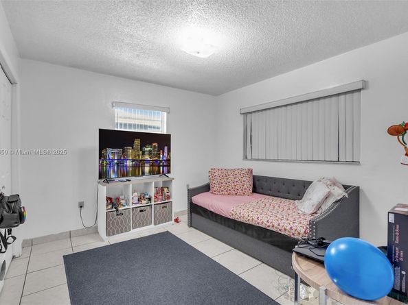 4776 E 10th Ave, Hialeah FL 33013