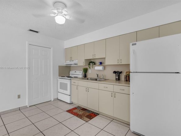 4776 E 10th Ave, Hialeah FL 33013