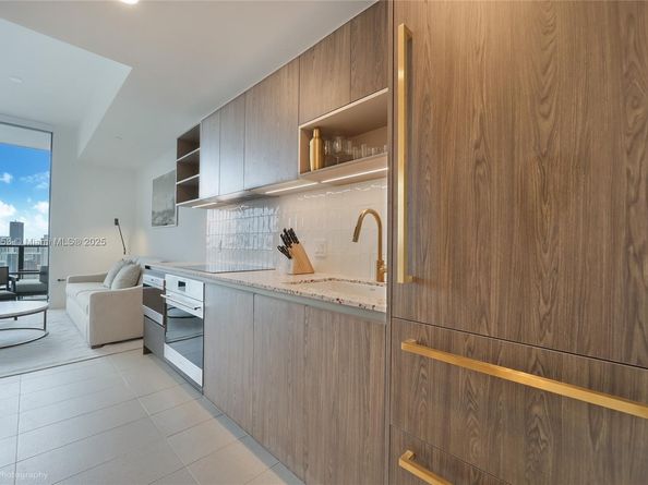 159 NE 6 St PH 5008, Miami FL 33132