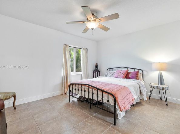 5667 N Cameo Dr N, Boca Raton FL 33433