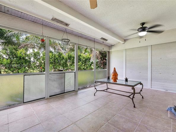 5667 N Cameo Dr N, Boca Raton FL 33433