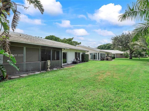 5667 N Cameo Dr N, Boca Raton FL 33433