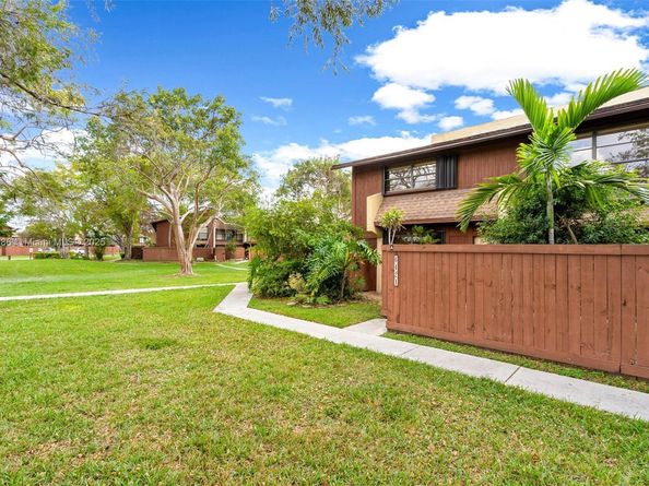 6421 SW 116th Ct A, Miami FL 33173
