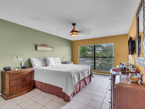 6421 SW 116th Ct A, Miami FL 33173