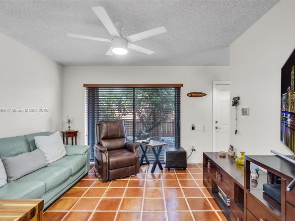 6421 SW 116th Ct A, Miami FL 33173