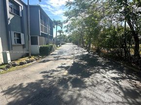 8794 SW 12th St 105, Miami FL 33174