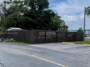 8794 SW 12th St 105, Miami FL 33174