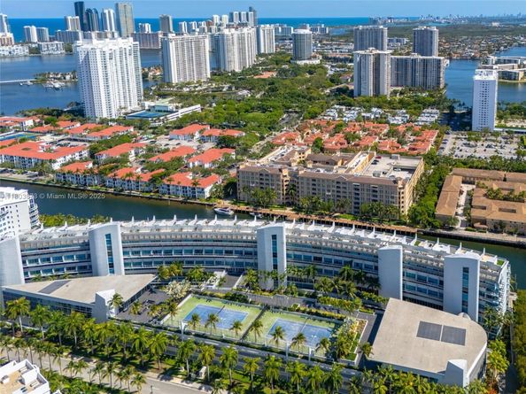 2950 NE 188th St 540, Aventura FL 33180