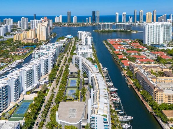 2950 NE 188th St 540, Aventura FL 33180