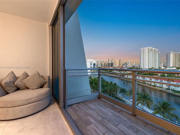 2950 NE 188th St 540, Aventura FL 33180