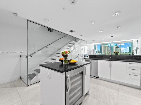 2950 NE 188th St 540, Aventura FL 33180