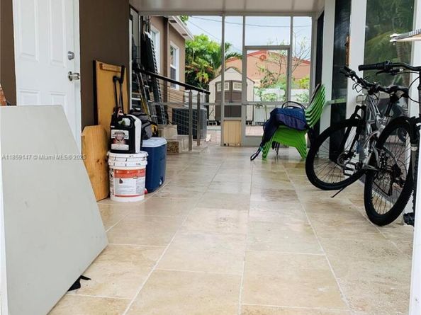 2548 Johnson St, Hollywood FL 33020