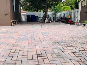 2548 Johnson St, Hollywood FL 33020