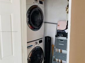 2548 Johnson St, Hollywood FL 33020