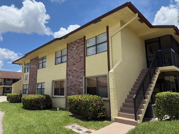 10017 Winding Lake Rd 201, Sunrise FL 33351
