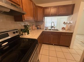 10017 Winding Lake Rd 201, Sunrise FL 33351