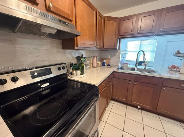 10017 Winding Lake Rd 201, Sunrise FL 33351