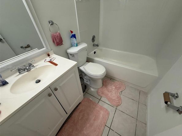 10017 Winding Lake Rd 201, Sunrise FL 33351