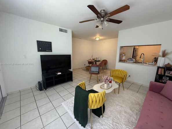 10017 Winding Lake Rd 201, Sunrise FL 33351