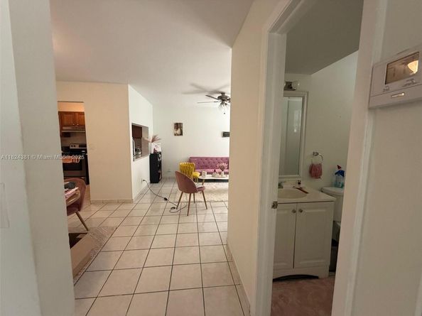 10017 Winding Lake Rd 201, Sunrise FL 33351