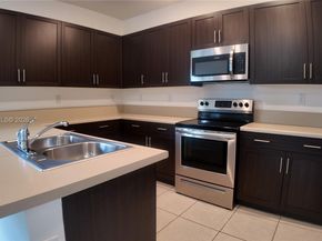 20714 NE 5th Ct, Miami FL 33179