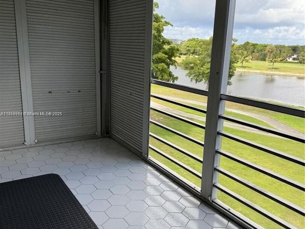 804 Cypress Blvd 407, Pompano Beach FL 33069