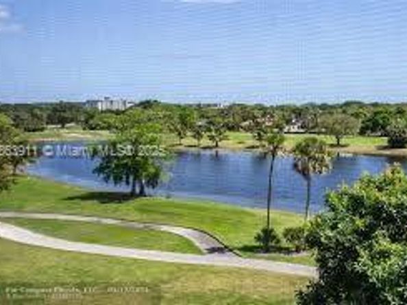 804 Cypress Blvd 407, Pompano Beach FL 33069