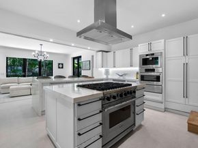 5735 N Bay Rd, Miami Beach FL 33140
