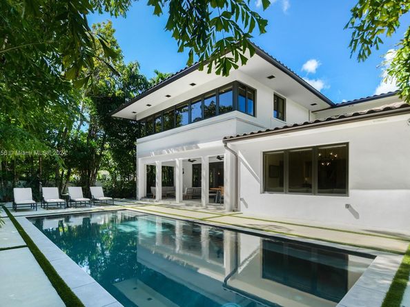 5735 N Bay Rd, Miami Beach FL 33140