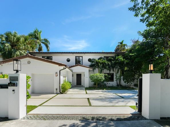 5735 N Bay Rd, Miami Beach FL 33140