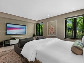 5735 N Bay Rd, Miami Beach FL 33140