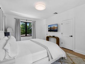 5735 N Bay Rd, Miami Beach FL 33140