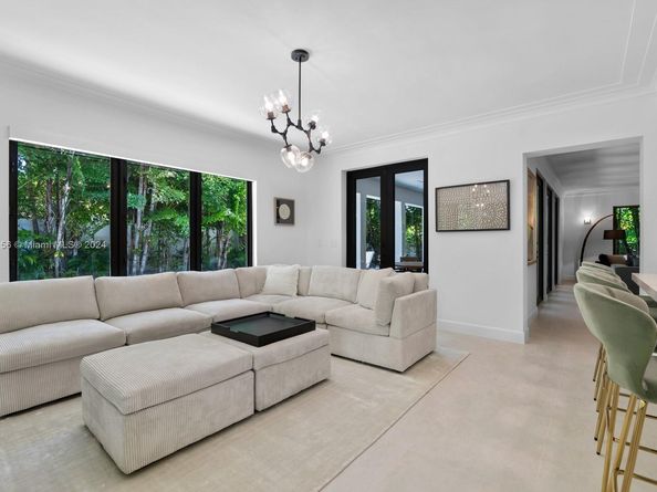 5735 N Bay Rd, Miami Beach FL 33140