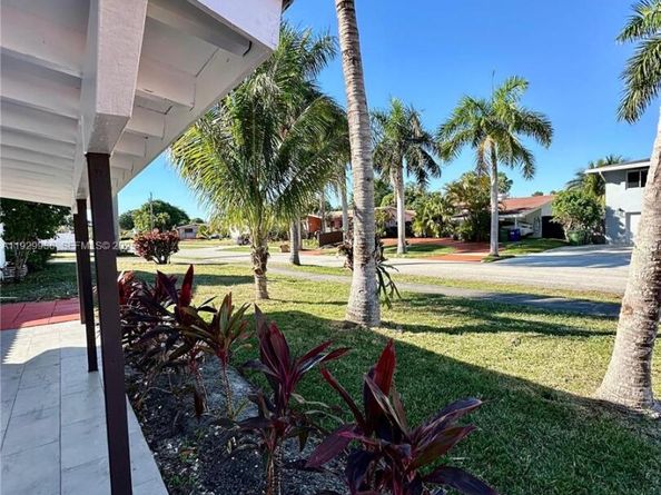 629 SW 4th St, Hallandale Beach FL 33009